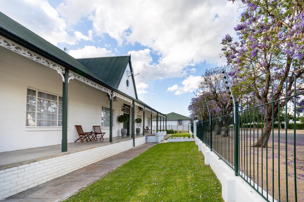 Victorian Square Guesthouse Graaff-Reinet Exterior foto