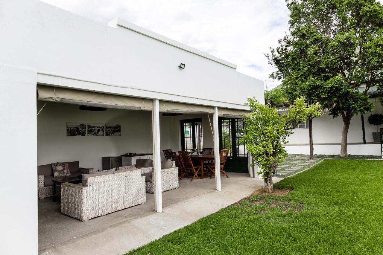 Victorian Square Guesthouse Graaff-Reinet Exterior foto