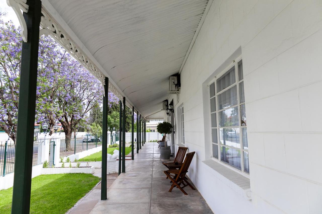 Victorian Square Guesthouse Graaff-Reinet Exterior foto