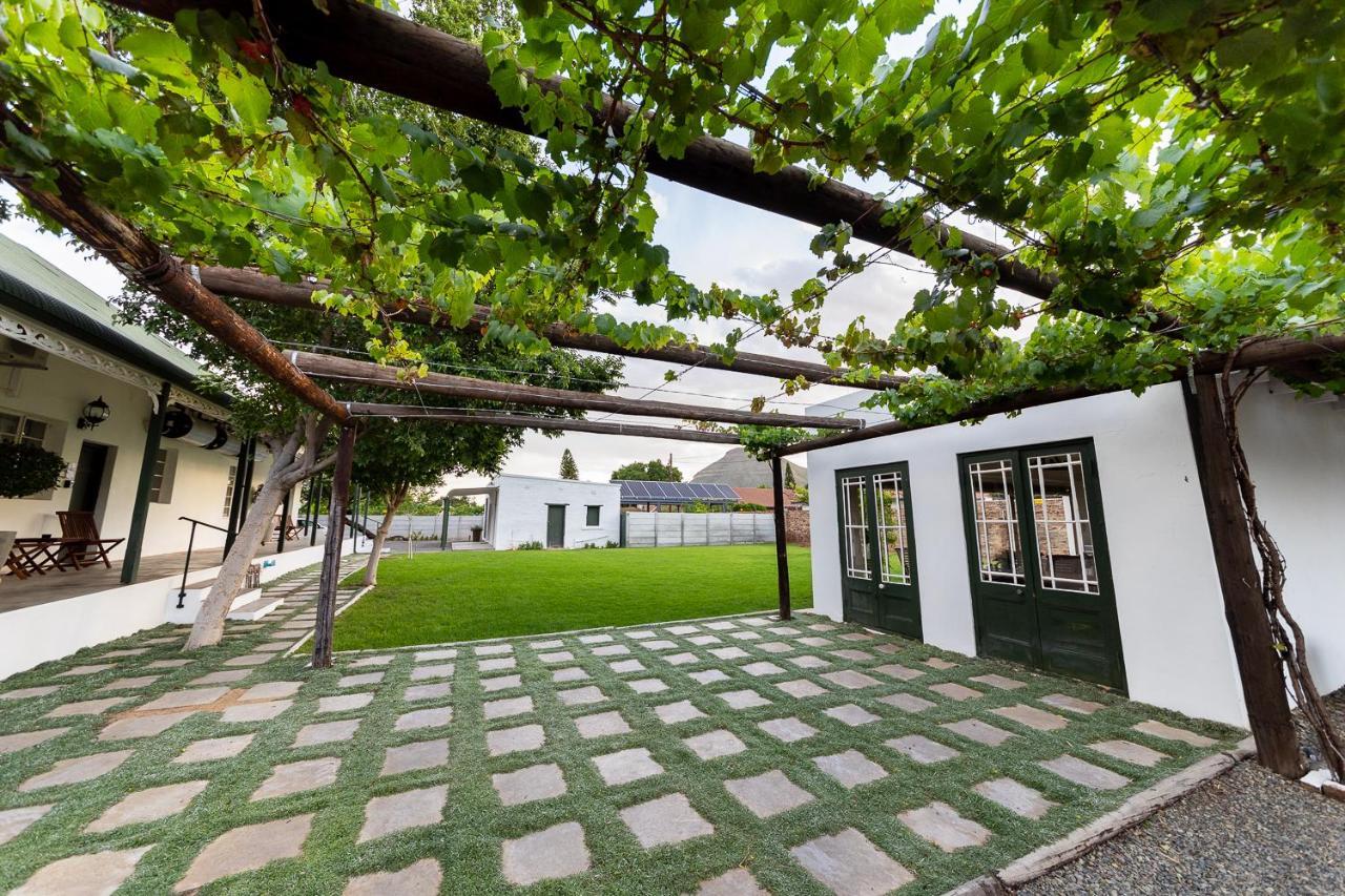 Victorian Square Guesthouse Graaff-Reinet Exterior foto