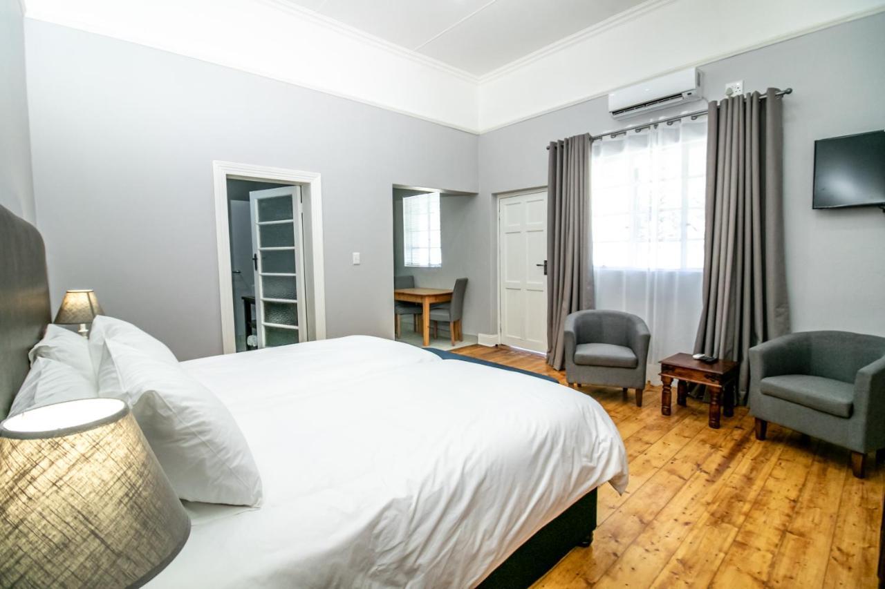 Victorian Square Guesthouse Graaff-Reinet Exterior foto